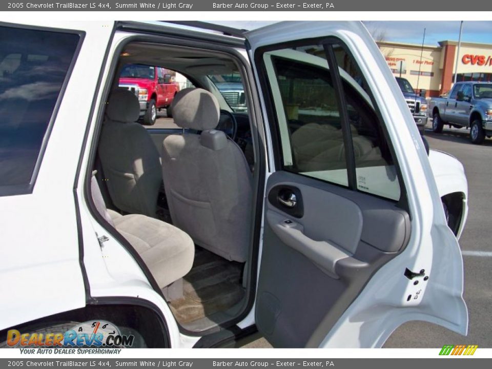 2005 Chevrolet TrailBlazer LS 4x4 Summit White / Light Gray Photo #17