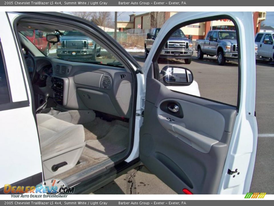 2005 Chevrolet TrailBlazer LS 4x4 Summit White / Light Gray Photo #19