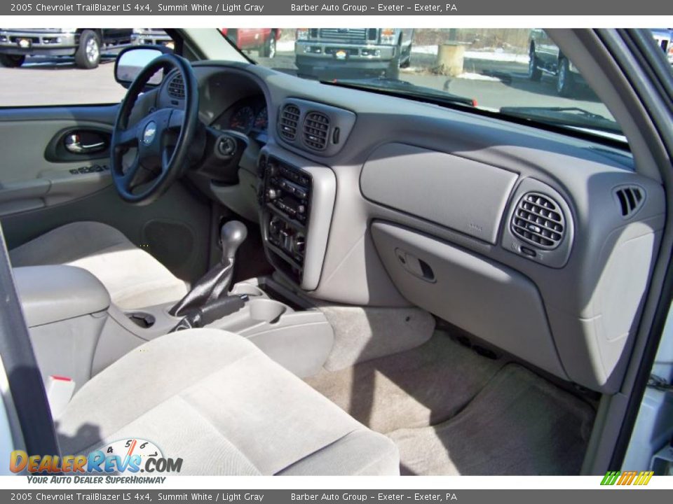 2005 Chevrolet TrailBlazer LS 4x4 Summit White / Light Gray Photo #21