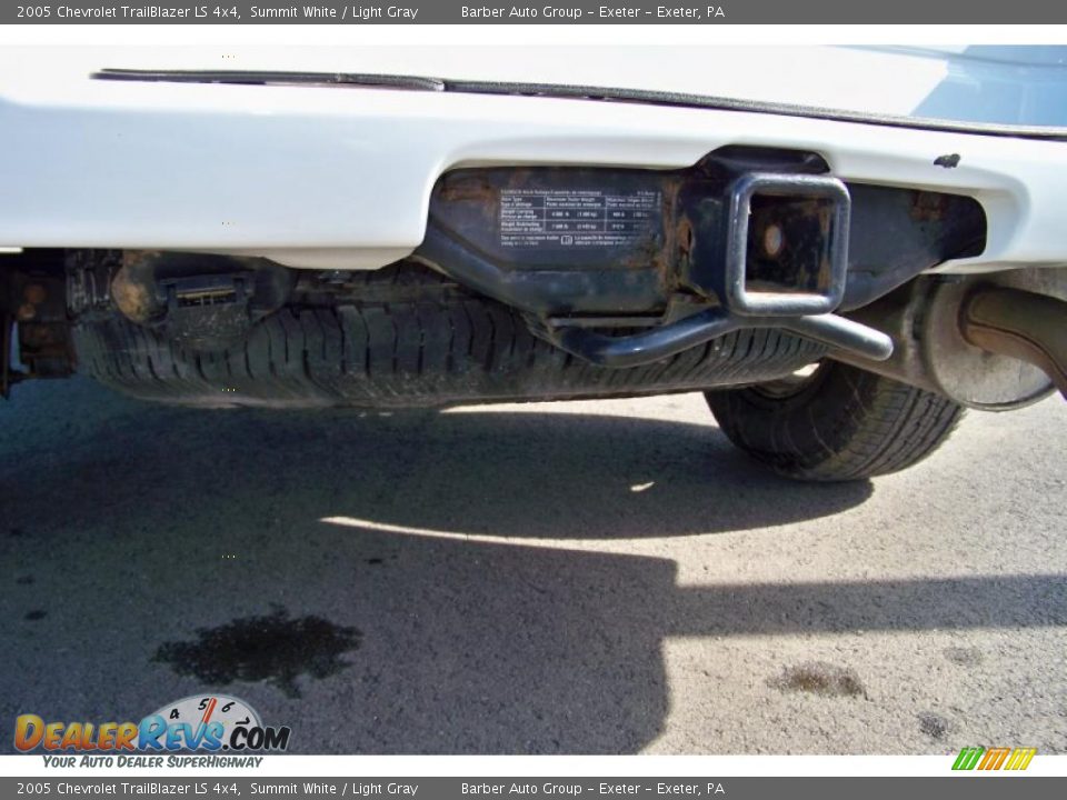 2005 Chevrolet TrailBlazer LS 4x4 Summit White / Light Gray Photo #24