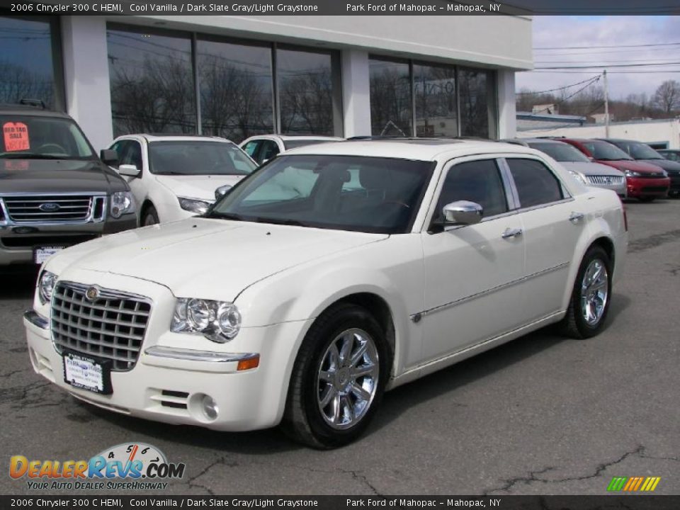 2006 Chrysler 300 C HEMI Cool Vanilla / Dark Slate Gray/Light Graystone Photo #1