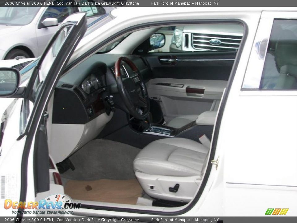 2006 Chrysler 300 C HEMI Cool Vanilla / Dark Slate Gray/Light Graystone Photo #6