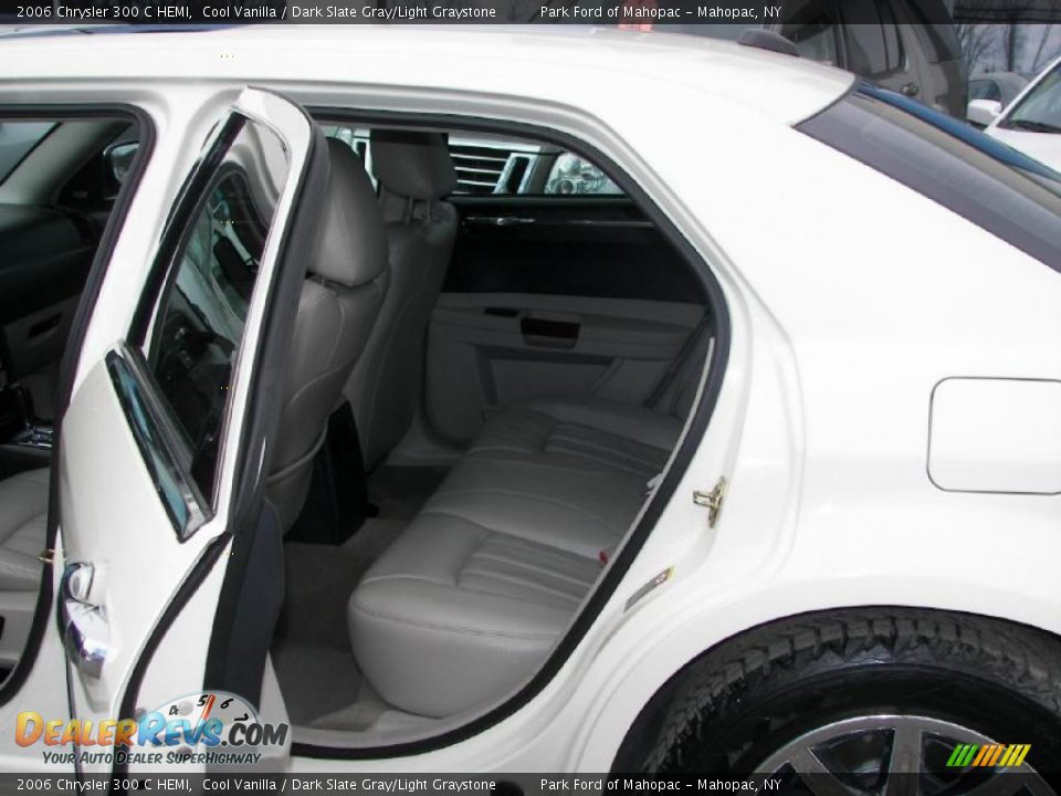 2006 Chrysler 300 C HEMI Cool Vanilla / Dark Slate Gray/Light Graystone Photo #7