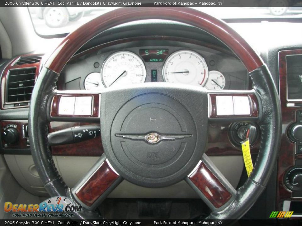 2006 Chrysler 300 C HEMI Cool Vanilla / Dark Slate Gray/Light Graystone Photo #12