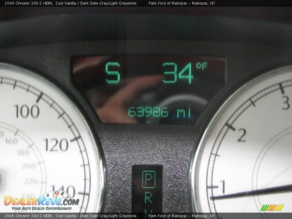 2006 Chrysler 300 C HEMI Cool Vanilla / Dark Slate Gray/Light Graystone Photo #13