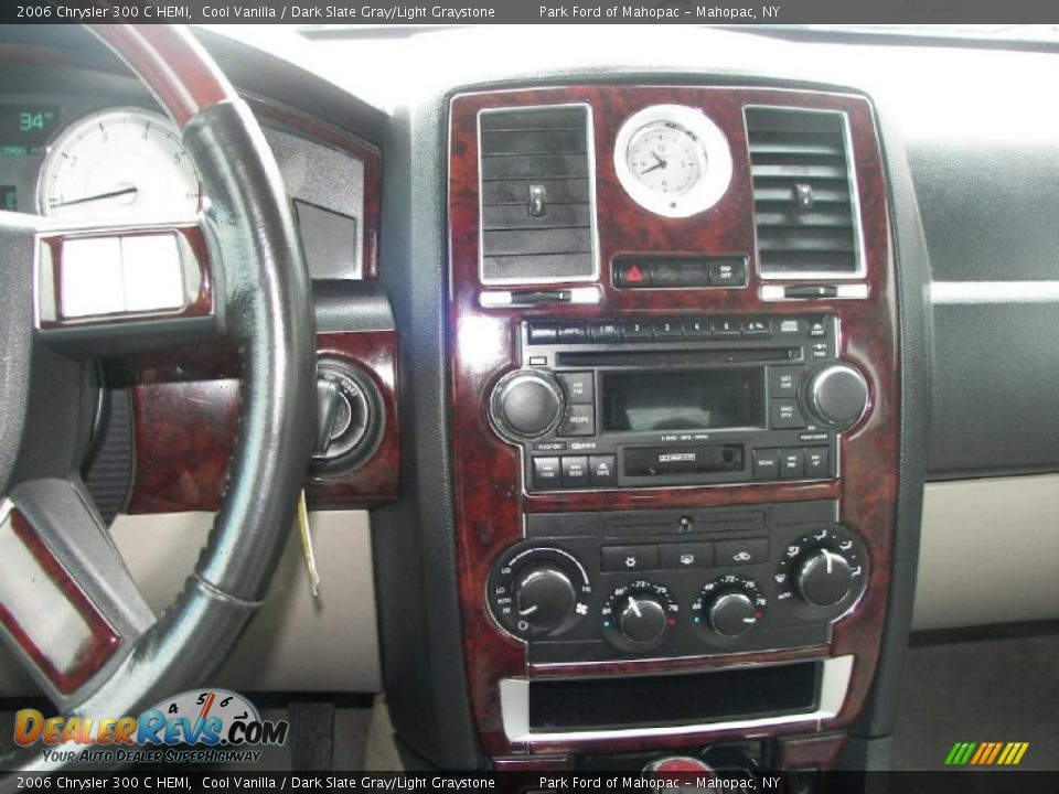2006 Chrysler 300 C HEMI Cool Vanilla / Dark Slate Gray/Light Graystone Photo #14
