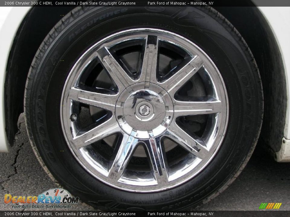 2006 Chrysler 300 C HEMI Cool Vanilla / Dark Slate Gray/Light Graystone Photo #19