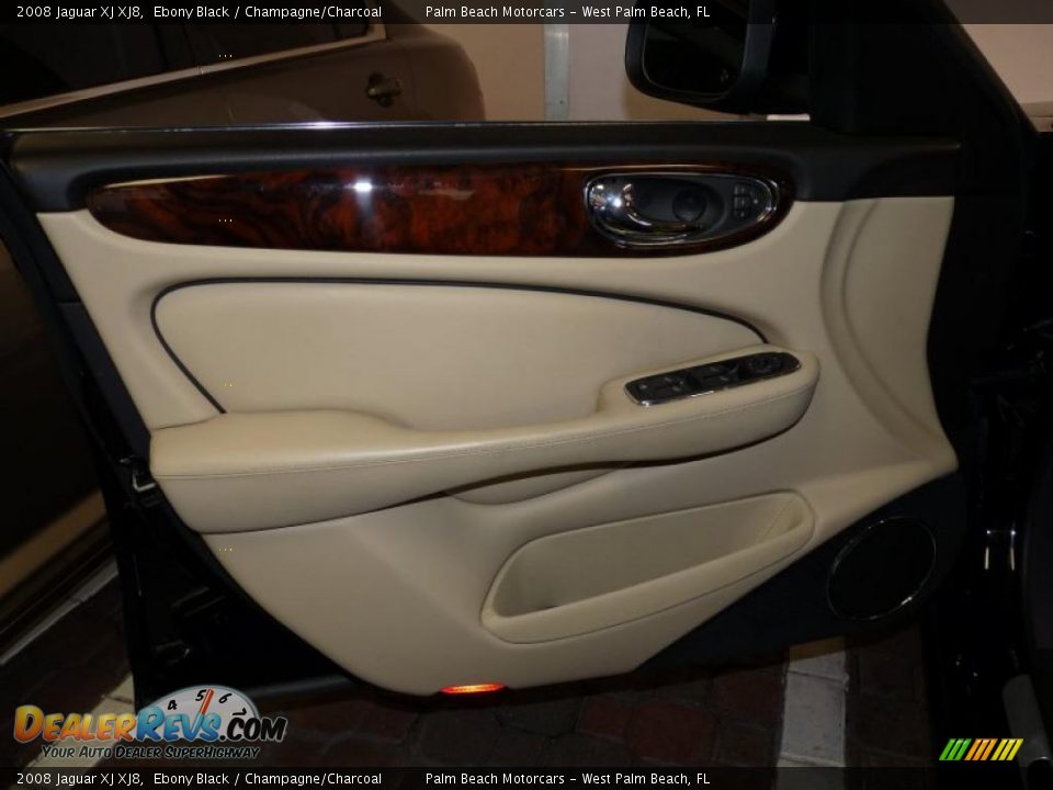 2008 Jaguar XJ XJ8 Ebony Black / Champagne/Charcoal Photo #16