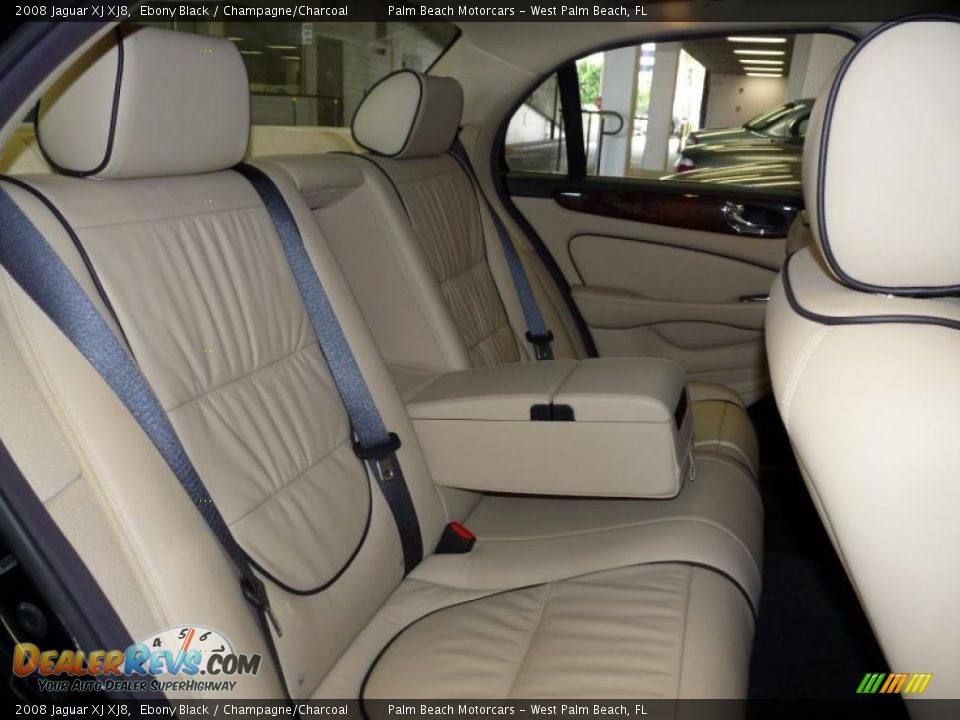 2008 Jaguar XJ XJ8 Ebony Black / Champagne/Charcoal Photo #24