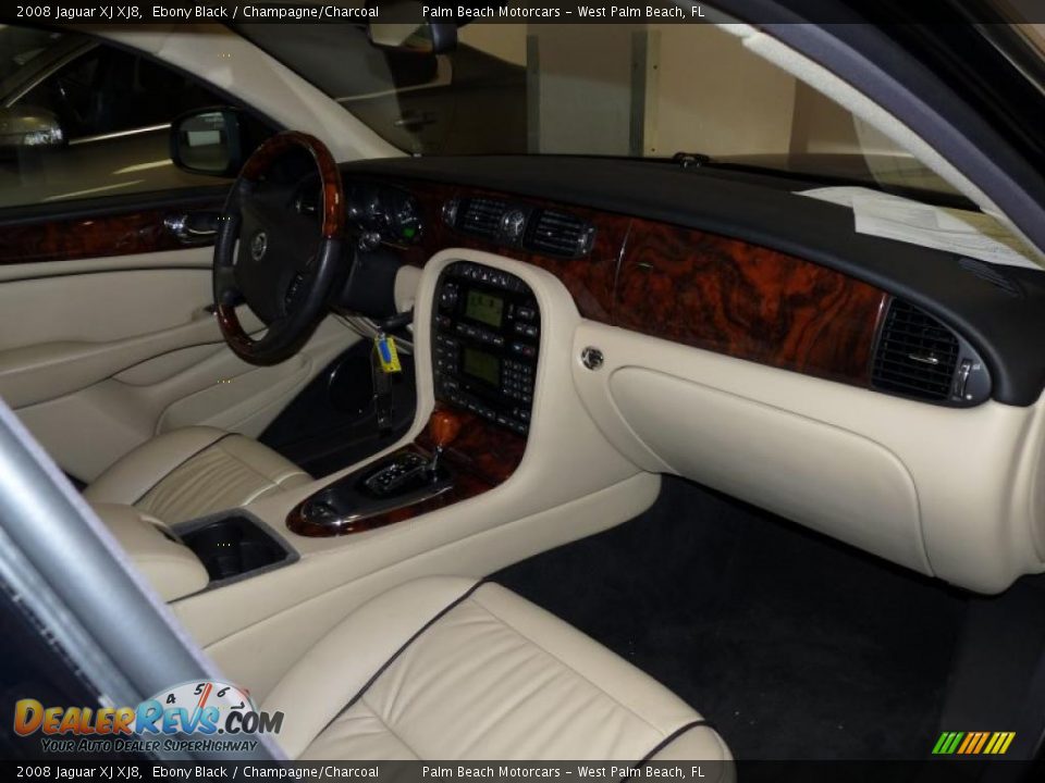 2008 Jaguar XJ XJ8 Ebony Black / Champagne/Charcoal Photo #25