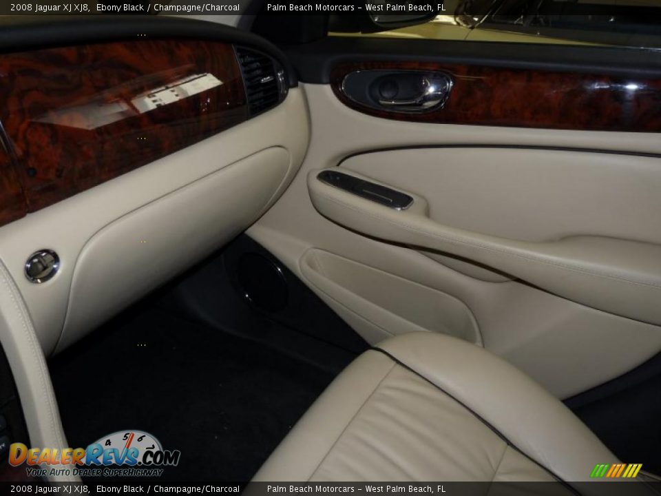 2008 Jaguar XJ XJ8 Ebony Black / Champagne/Charcoal Photo #29