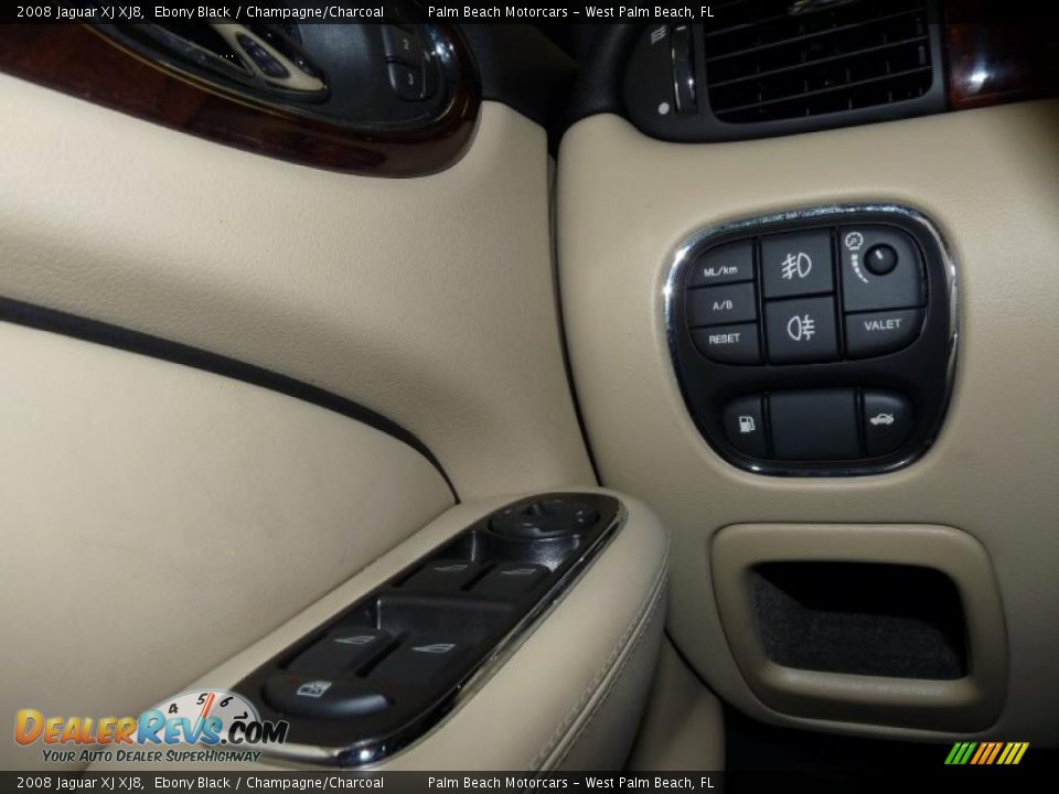 2008 Jaguar XJ XJ8 Ebony Black / Champagne/Charcoal Photo #34