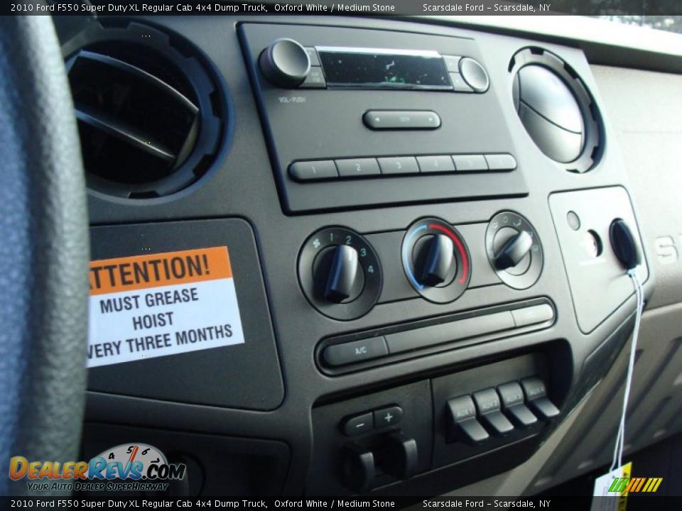 2010 Ford F550 Super Duty XL Regular Cab 4x4 Dump Truck Oxford White / Medium Stone Photo #21
