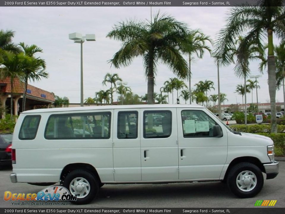 2009 Ford E Series Van E350 Super Duty XLT Extended Passenger Oxford White / Medium Flint Photo #2