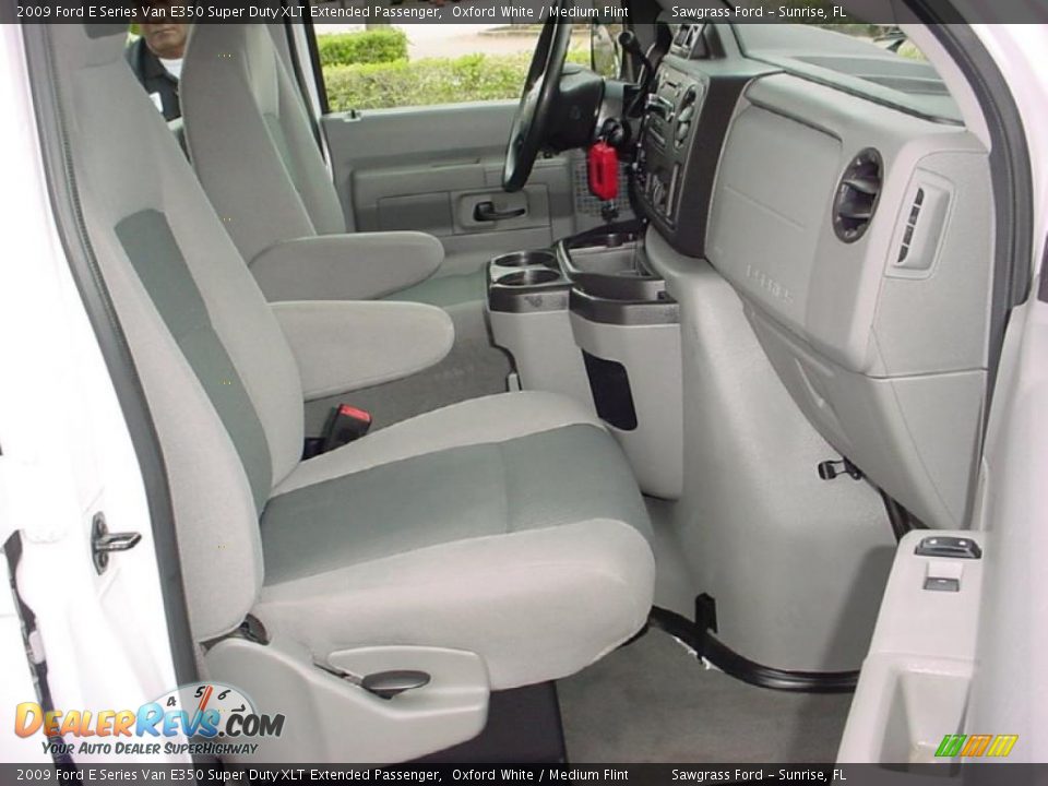 2009 Ford E Series Van E350 Super Duty XLT Extended Passenger Oxford White / Medium Flint Photo #12