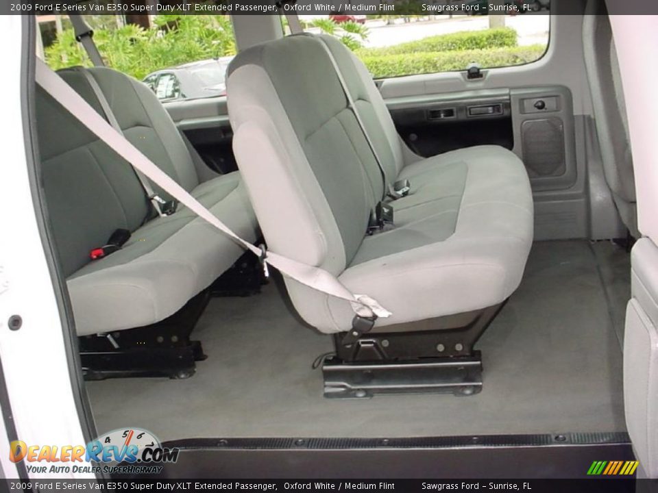 2009 Ford E Series Van E350 Super Duty XLT Extended Passenger Oxford White / Medium Flint Photo #13