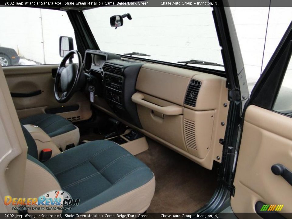 2002 Jeep Wrangler Sahara 4x4 Shale Green Metallic / Camel Beige/Dark Green Photo #17
