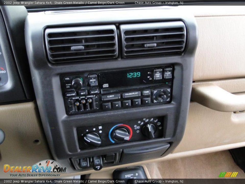 2002 Jeep Wrangler Sahara 4x4 Shale Green Metallic / Camel Beige/Dark Green Photo #24