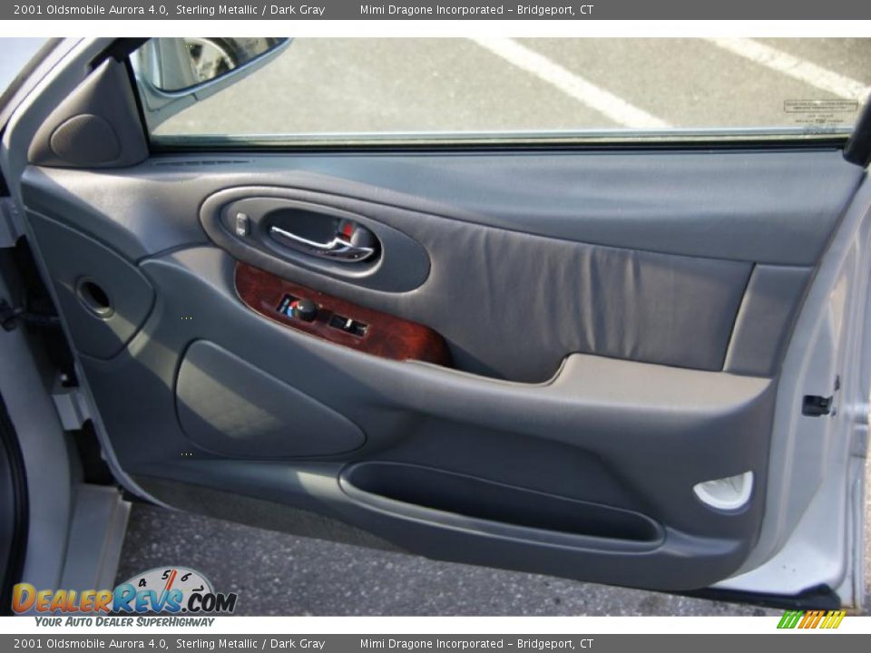 2001 Oldsmobile Aurora 4.0 Sterling Metallic / Dark Gray Photo #19