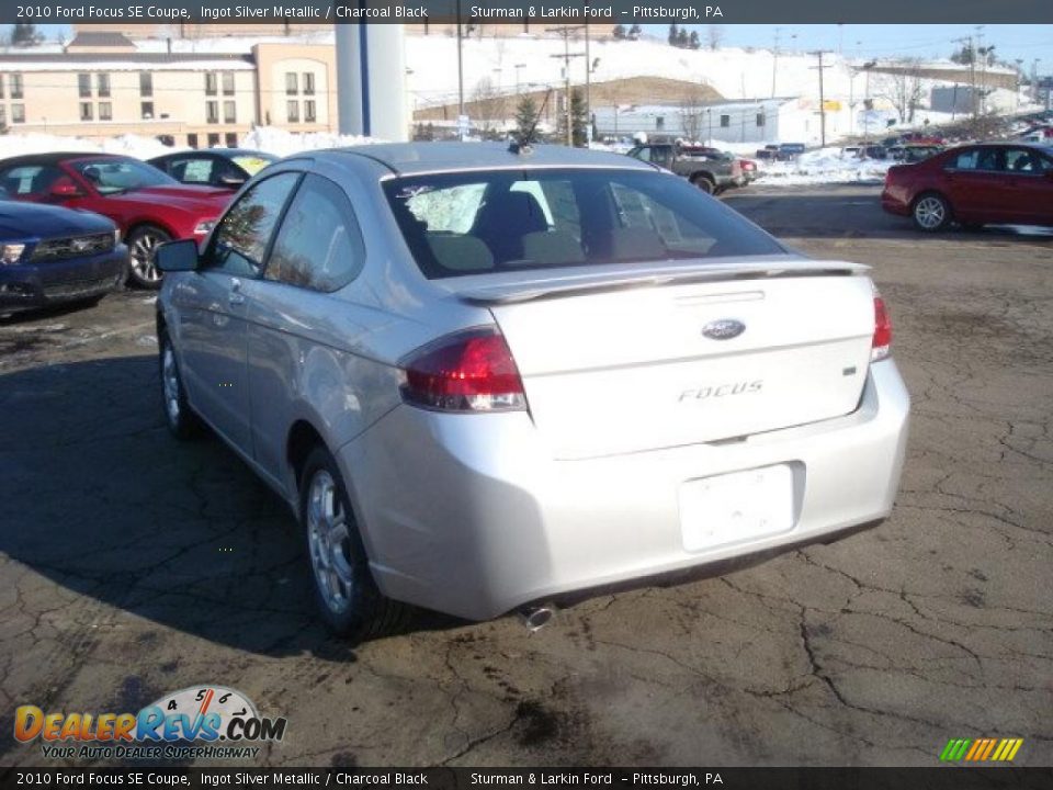2010 Ford Focus SE Coupe Ingot Silver Metallic / Charcoal Black Photo #5