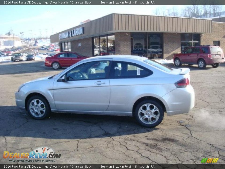 2010 Ford Focus SE Coupe Ingot Silver Metallic / Charcoal Black Photo #6