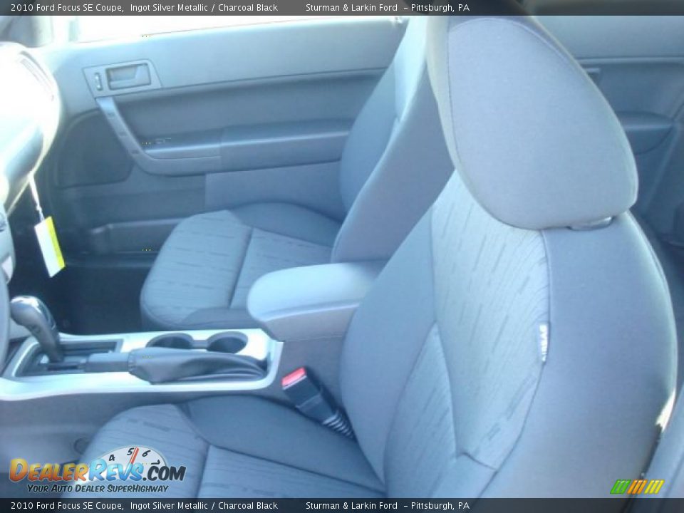 2010 Ford Focus SE Coupe Ingot Silver Metallic / Charcoal Black Photo #10