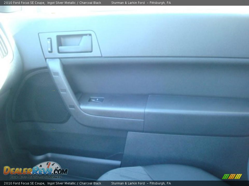 2010 Ford Focus SE Coupe Ingot Silver Metallic / Charcoal Black Photo #17