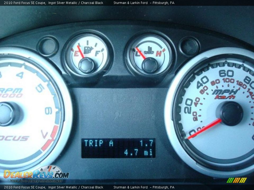 2010 Ford Focus SE Coupe Ingot Silver Metallic / Charcoal Black Photo #20