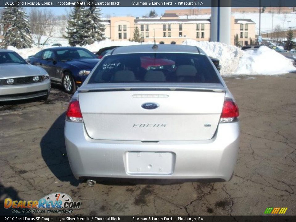 2010 Ford Focus SE Coupe Ingot Silver Metallic / Charcoal Black Photo #4