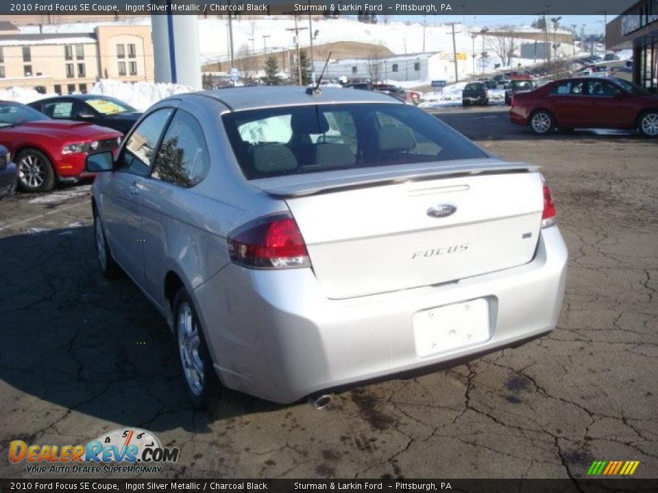 2010 Ford Focus SE Coupe Ingot Silver Metallic / Charcoal Black Photo #5
