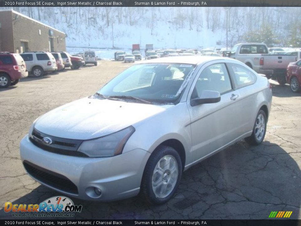 2010 Ford Focus SE Coupe Ingot Silver Metallic / Charcoal Black Photo #7