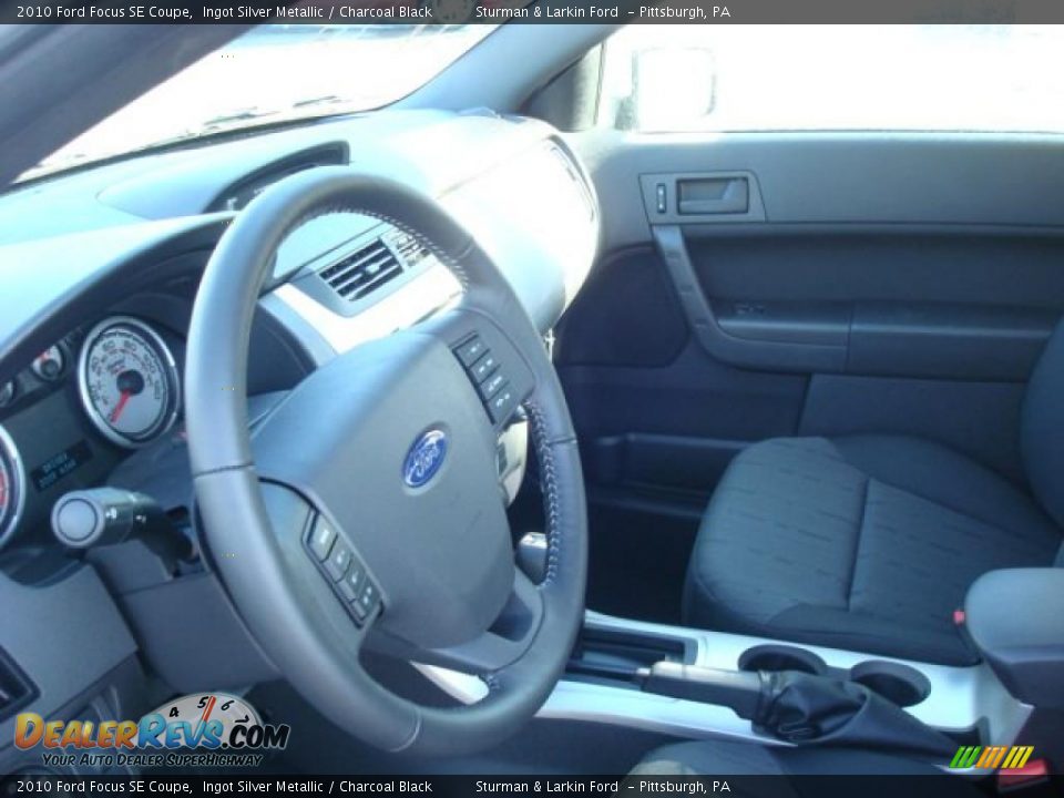 2010 Ford Focus SE Coupe Ingot Silver Metallic / Charcoal Black Photo #14