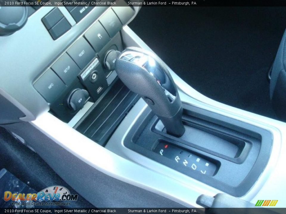 2010 Ford Focus SE Coupe Ingot Silver Metallic / Charcoal Black Photo #16