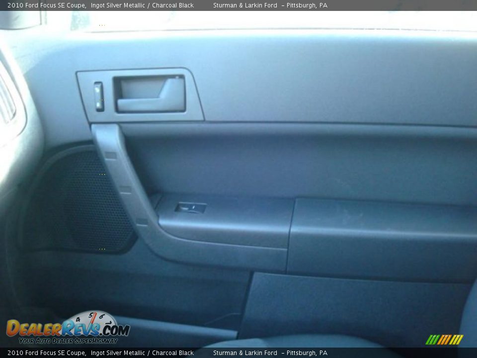2010 Ford Focus SE Coupe Ingot Silver Metallic / Charcoal Black Photo #17