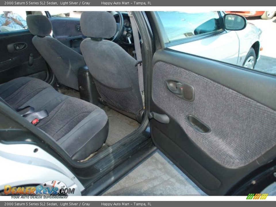 2000 Saturn S Series SL2 Sedan Light Silver / Gray Photo #18