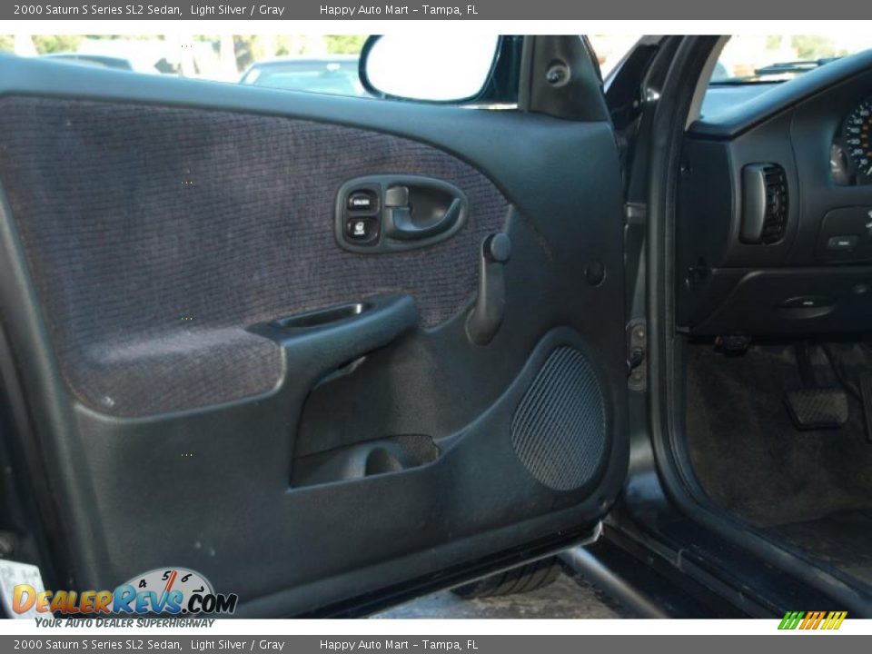 2000 Saturn S Series SL2 Sedan Light Silver / Gray Photo #19