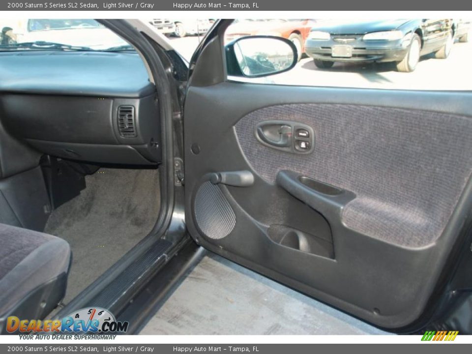 2000 Saturn S Series SL2 Sedan Light Silver / Gray Photo #23