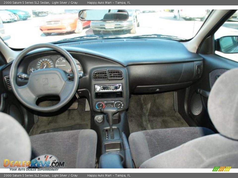 2000 Saturn S Series SL2 Sedan Light Silver / Gray Photo #26