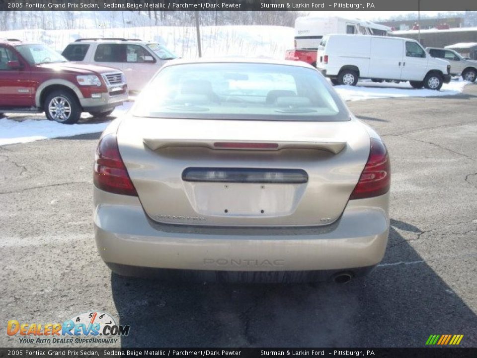 2005 Pontiac Grand Prix Sedan Sedona Beige Metallic / Parchment/Dark Pewter Photo #4
