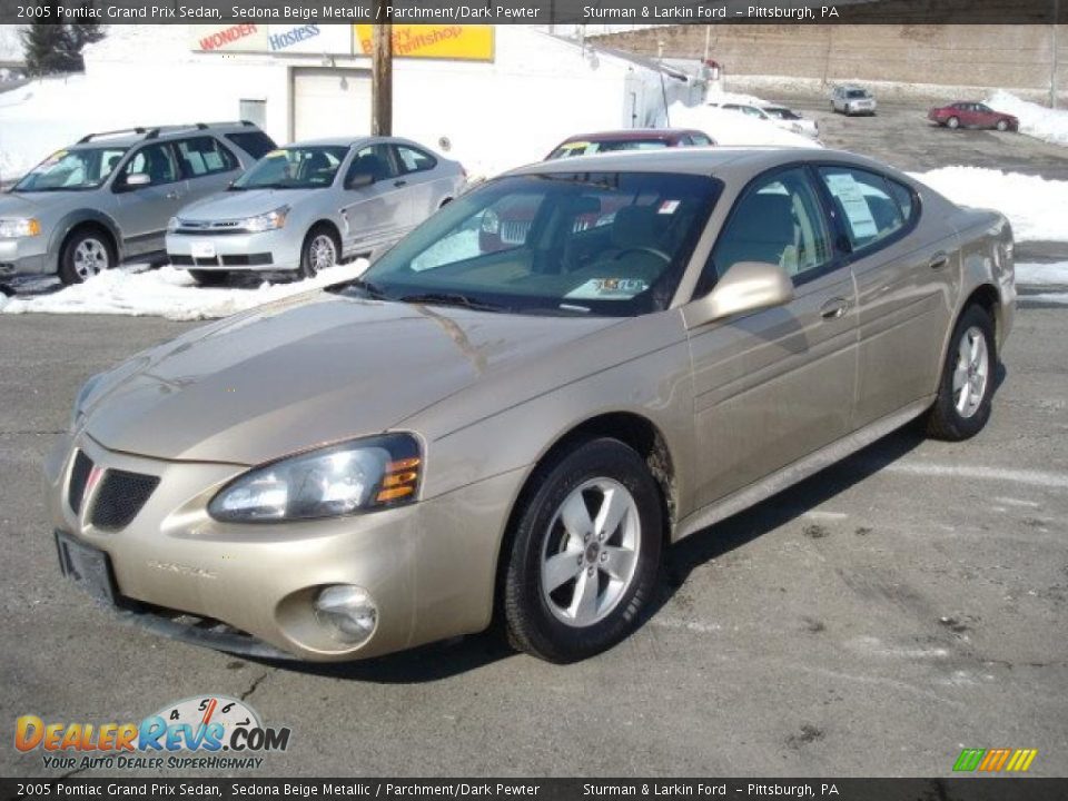 2005 Pontiac Grand Prix Sedan Sedona Beige Metallic / Parchment/Dark Pewter Photo #7