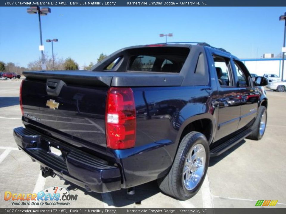2007 Chevrolet Avalanche LTZ 4WD Dark Blue Metallic / Ebony Photo #3
