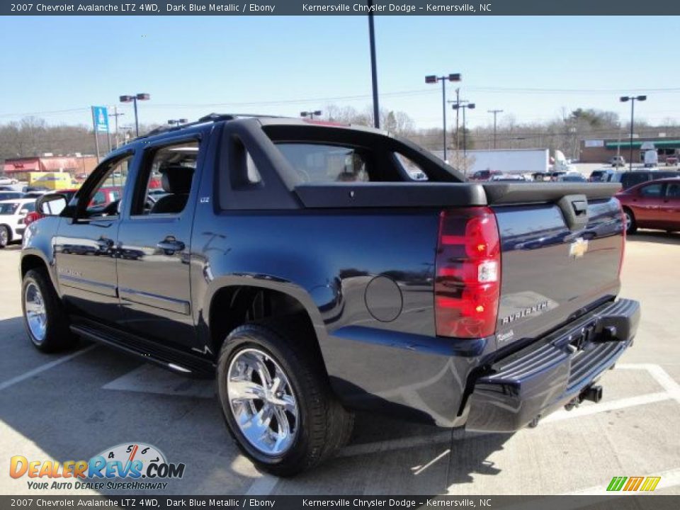 2007 Chevrolet Avalanche LTZ 4WD Dark Blue Metallic / Ebony Photo #5