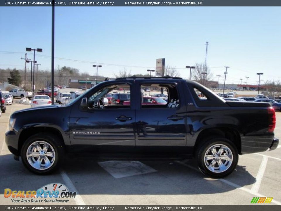 2007 Chevrolet Avalanche LTZ 4WD Dark Blue Metallic / Ebony Photo #6