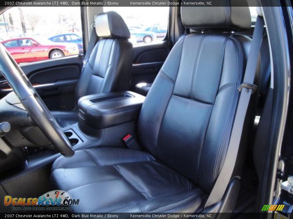 2007 Chevrolet Avalanche LTZ 4WD Dark Blue Metallic / Ebony Photo #16