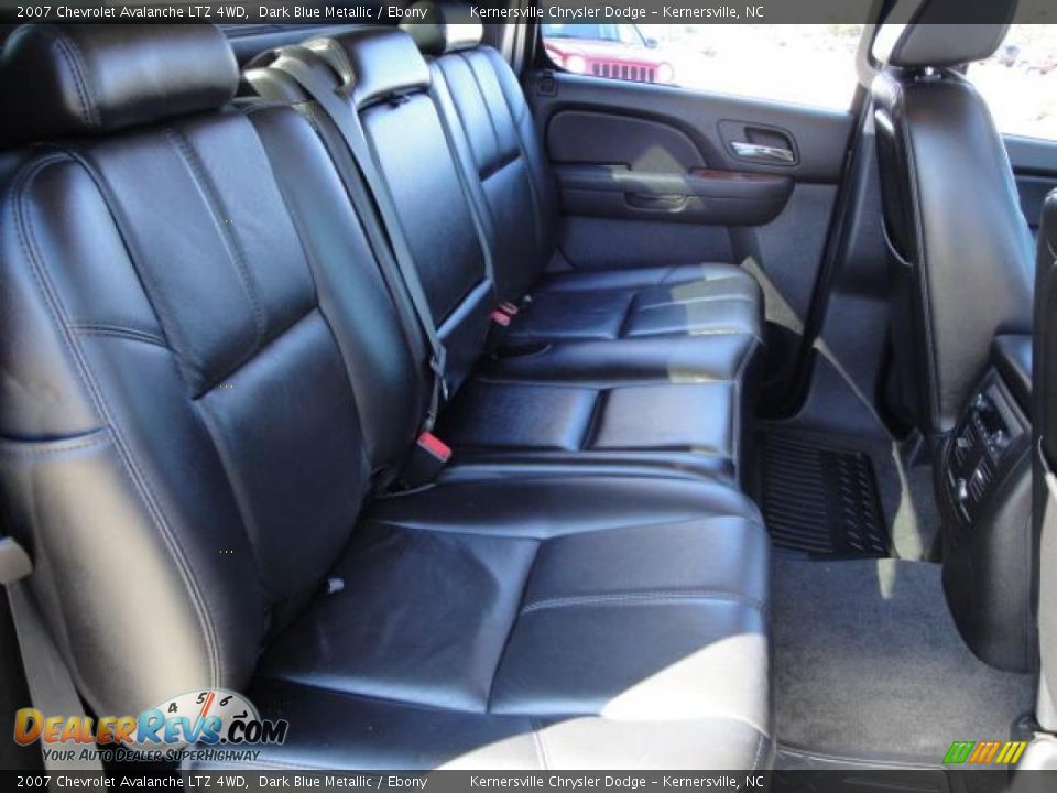 2007 Chevrolet Avalanche LTZ 4WD Dark Blue Metallic / Ebony Photo #19