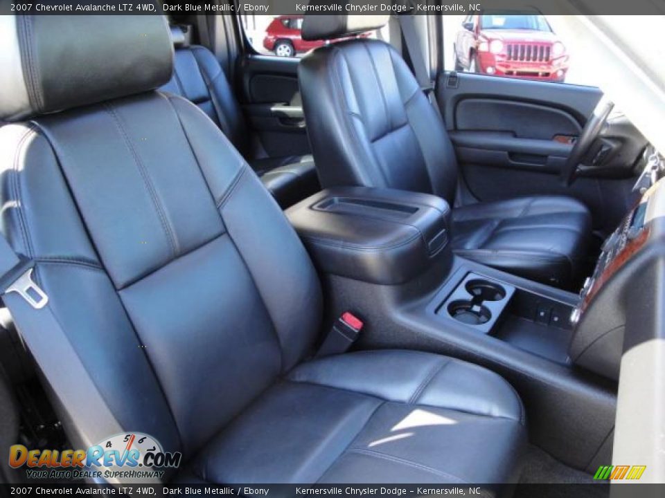 2007 Chevrolet Avalanche LTZ 4WD Dark Blue Metallic / Ebony Photo #20