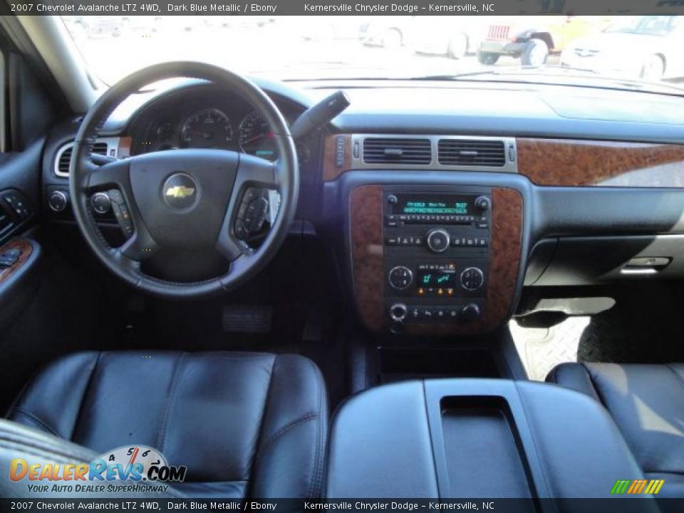 2007 Chevrolet Avalanche LTZ 4WD Dark Blue Metallic / Ebony Photo #22