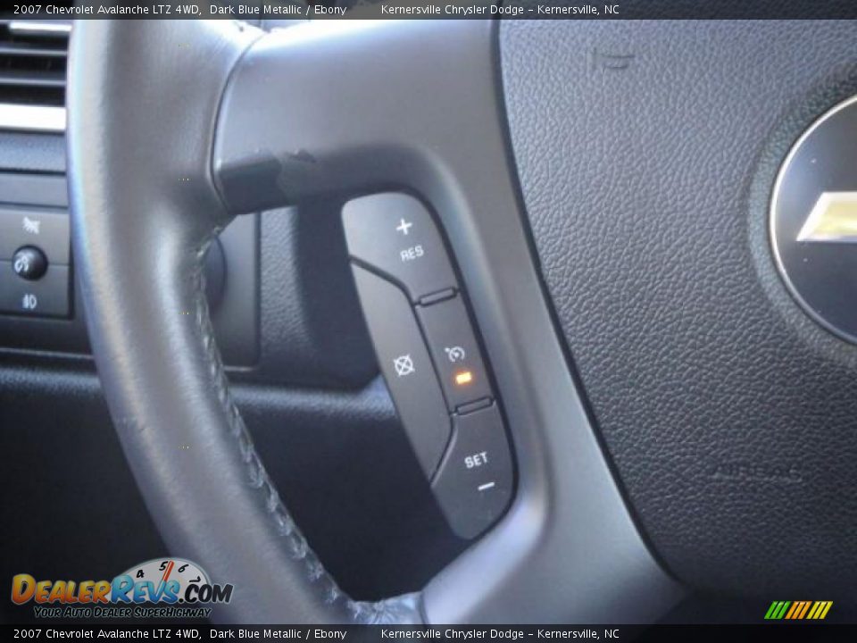 2007 Chevrolet Avalanche LTZ 4WD Dark Blue Metallic / Ebony Photo #25
