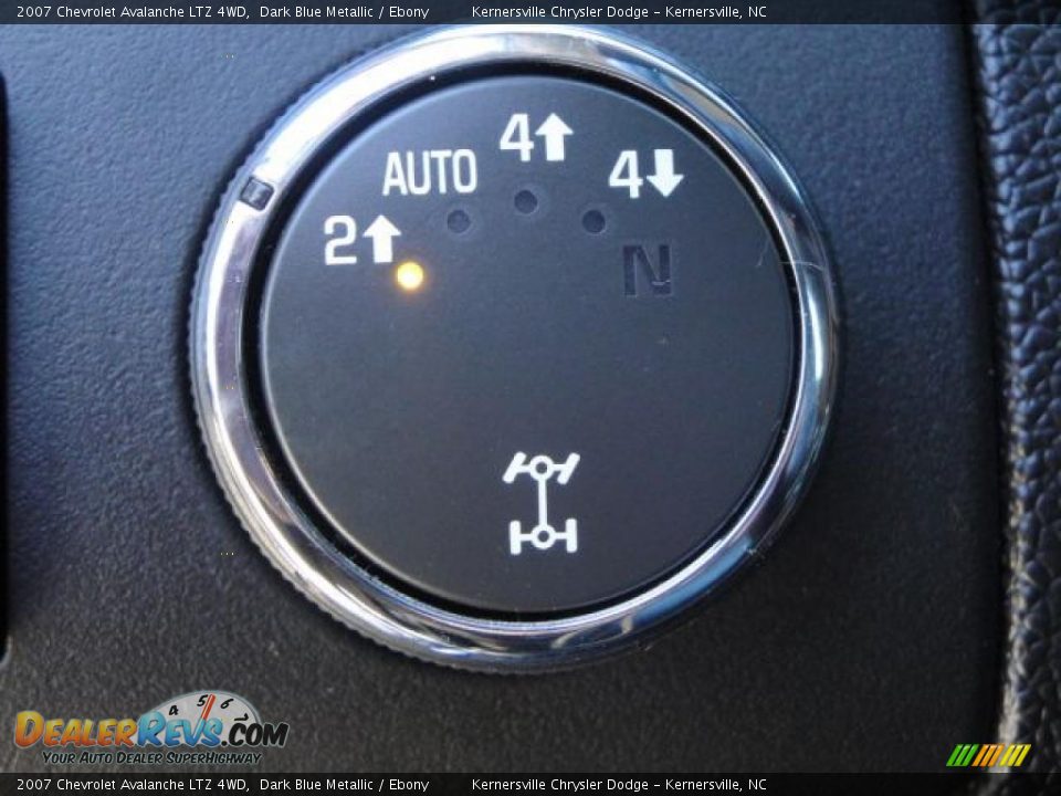2007 Chevrolet Avalanche LTZ 4WD Dark Blue Metallic / Ebony Photo #26