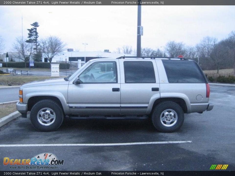 2000 Chevrolet Tahoe Z71 4x4 Light Pewter Metallic / Medium Oak Photo #1